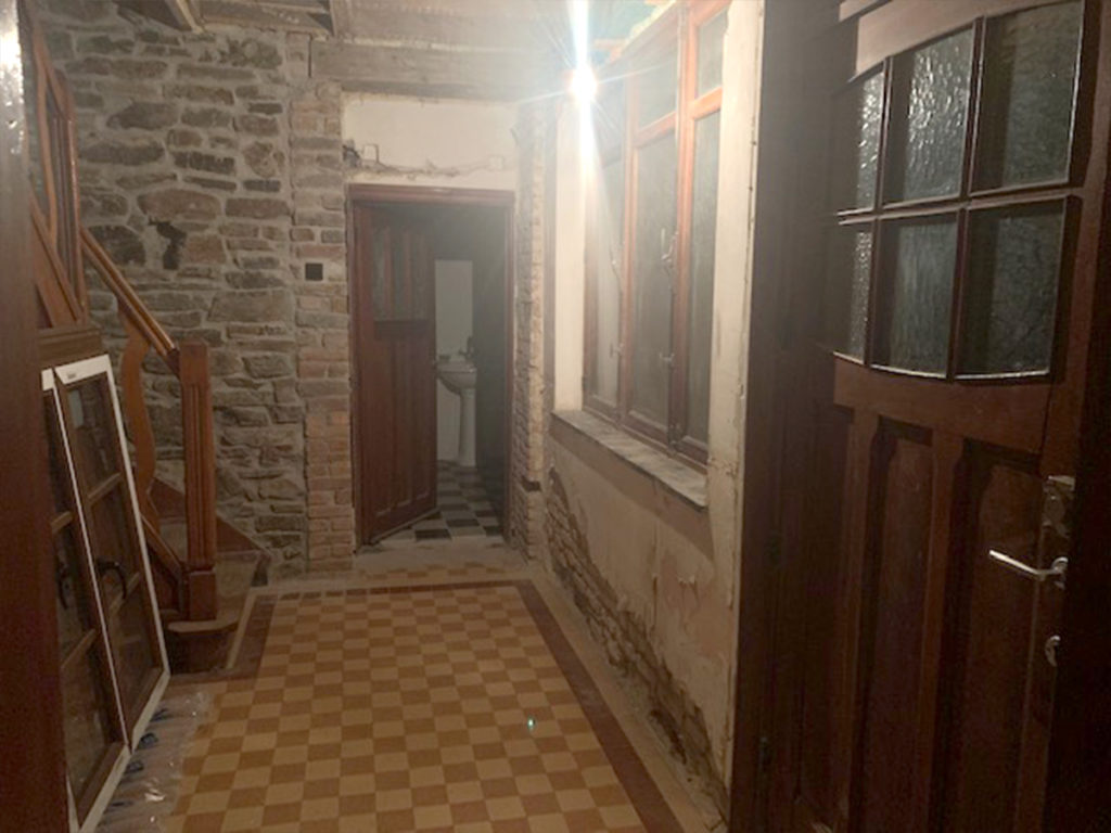 030_entrance