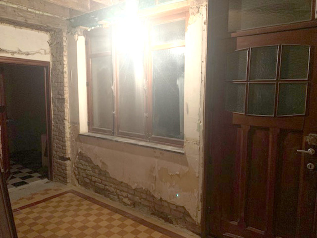 031_entrance