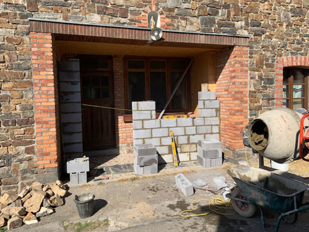 041_entrance