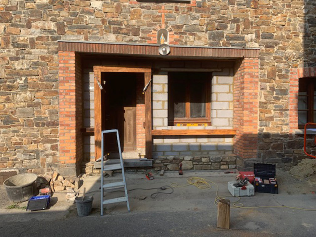 046_entrance