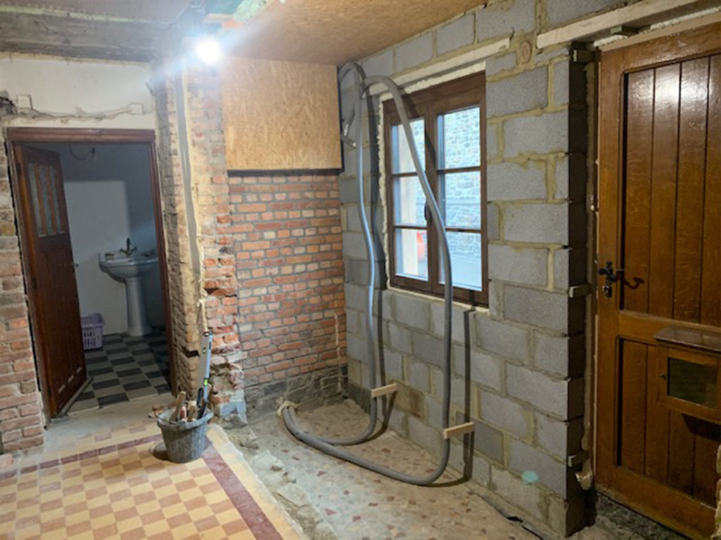 051_entrance