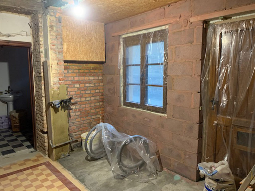 055_entrance
