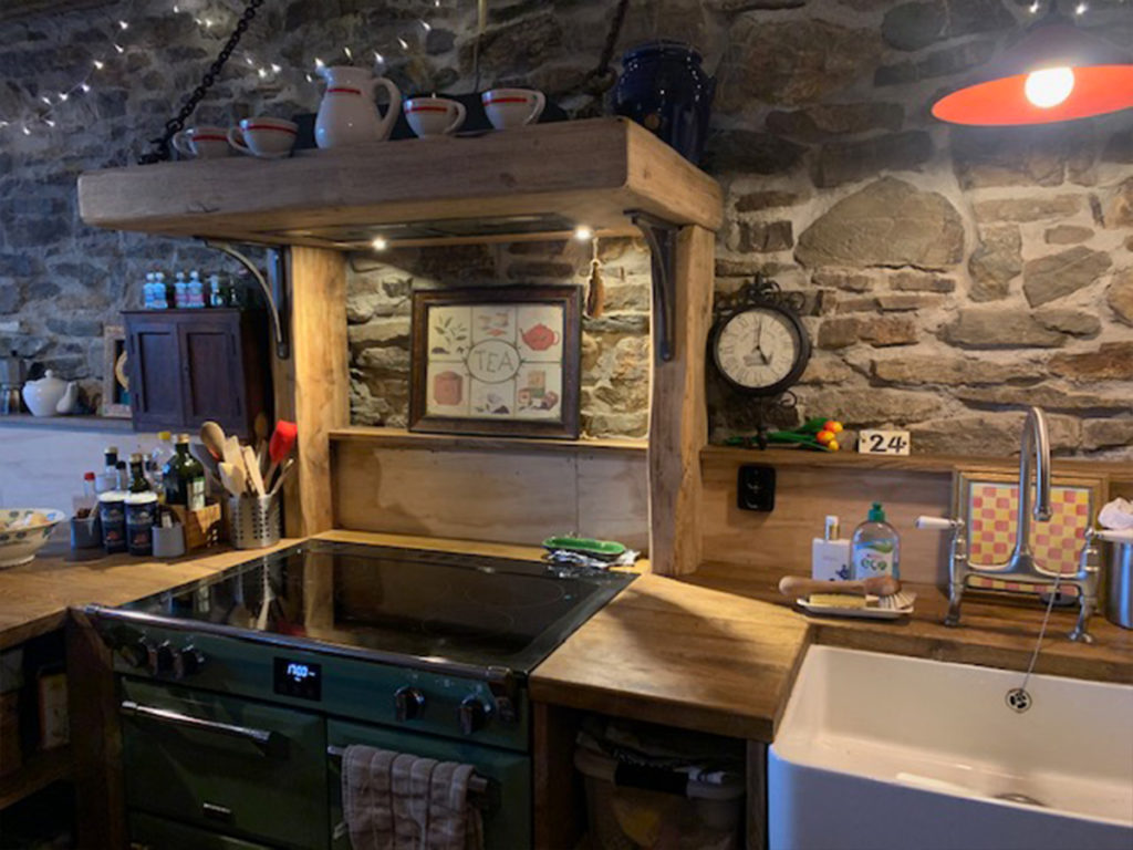 085_kitchen