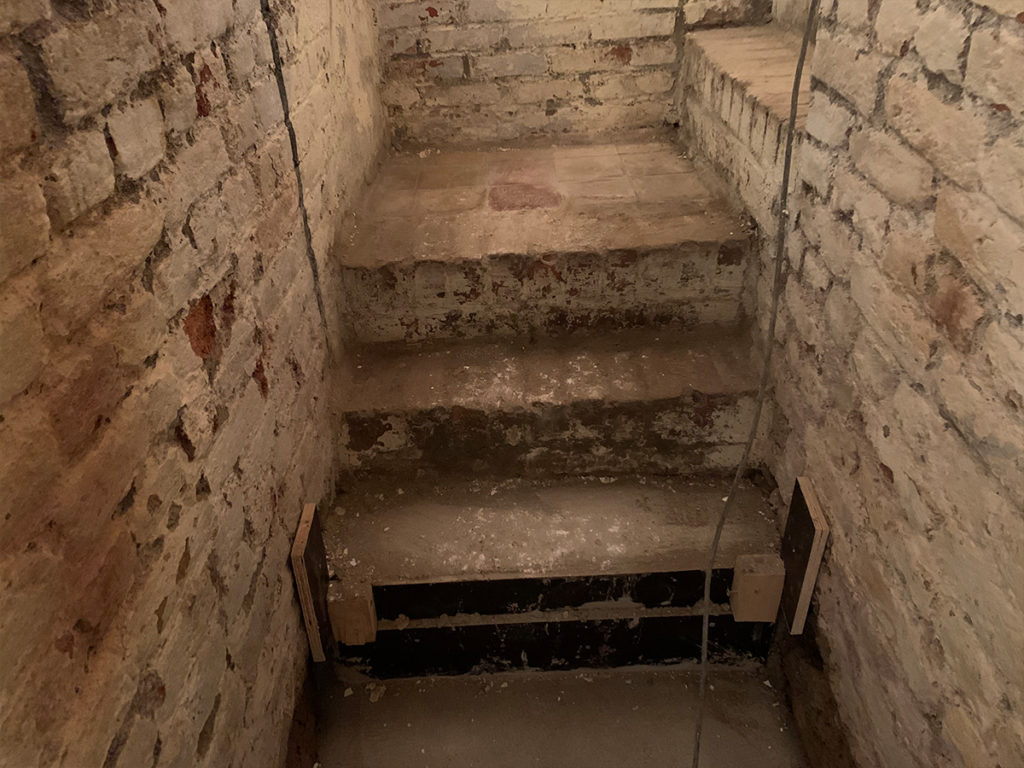cellar_027