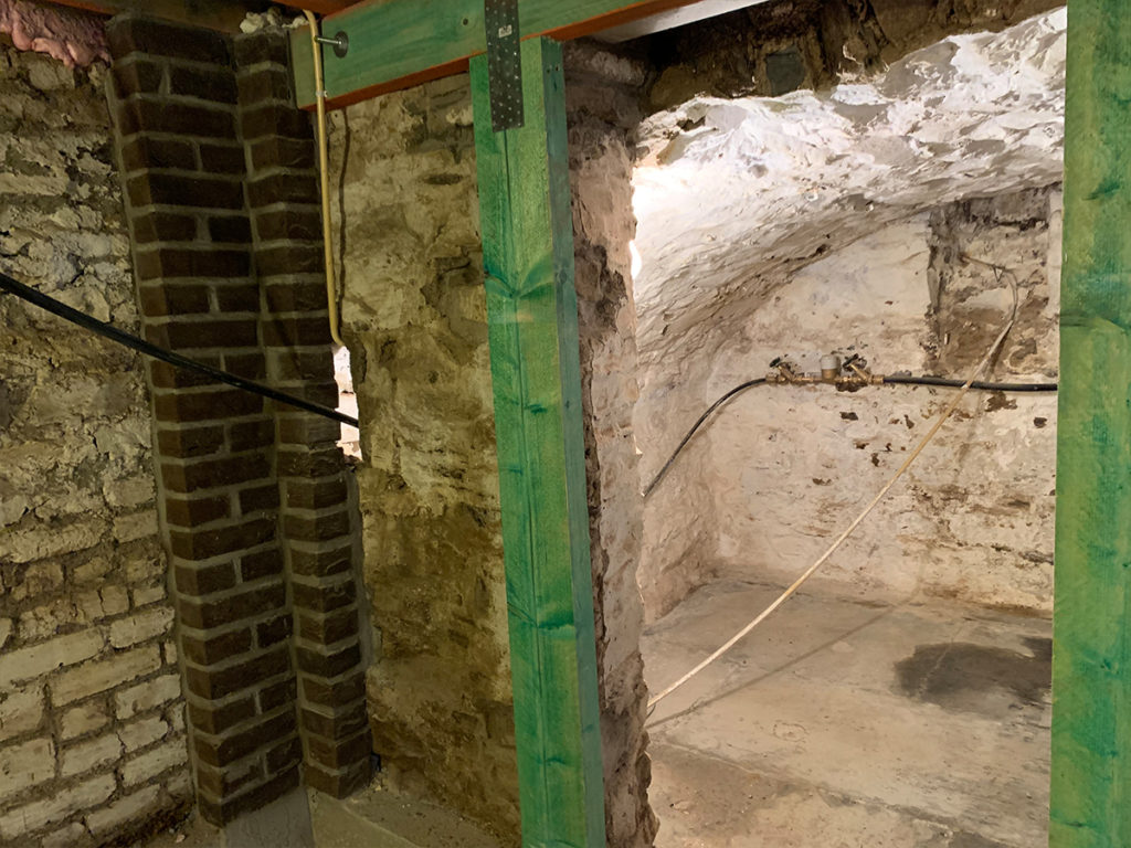cellar_042