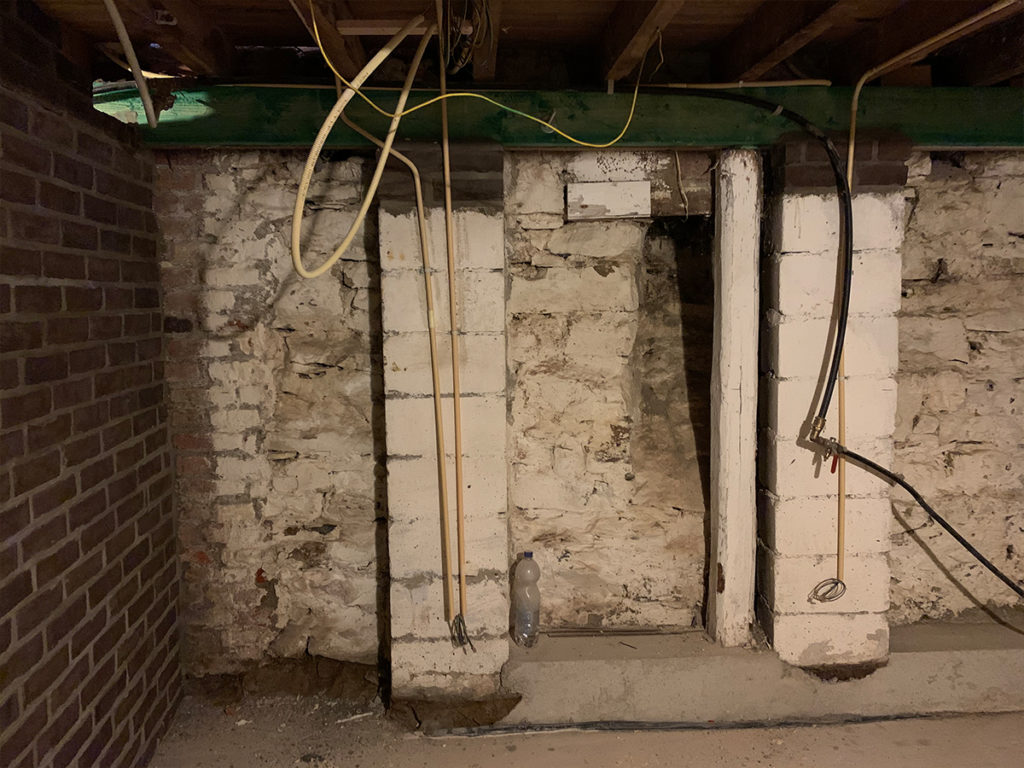 cellar_044