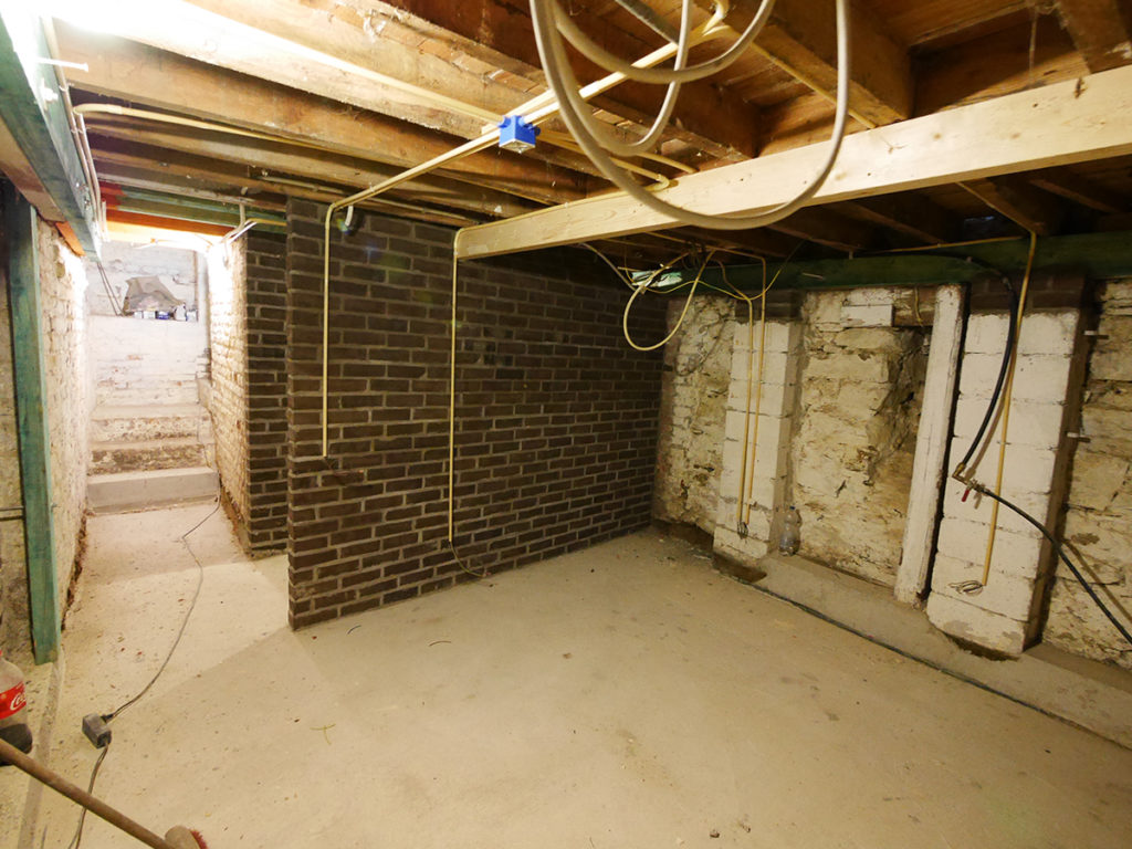 cellar_048