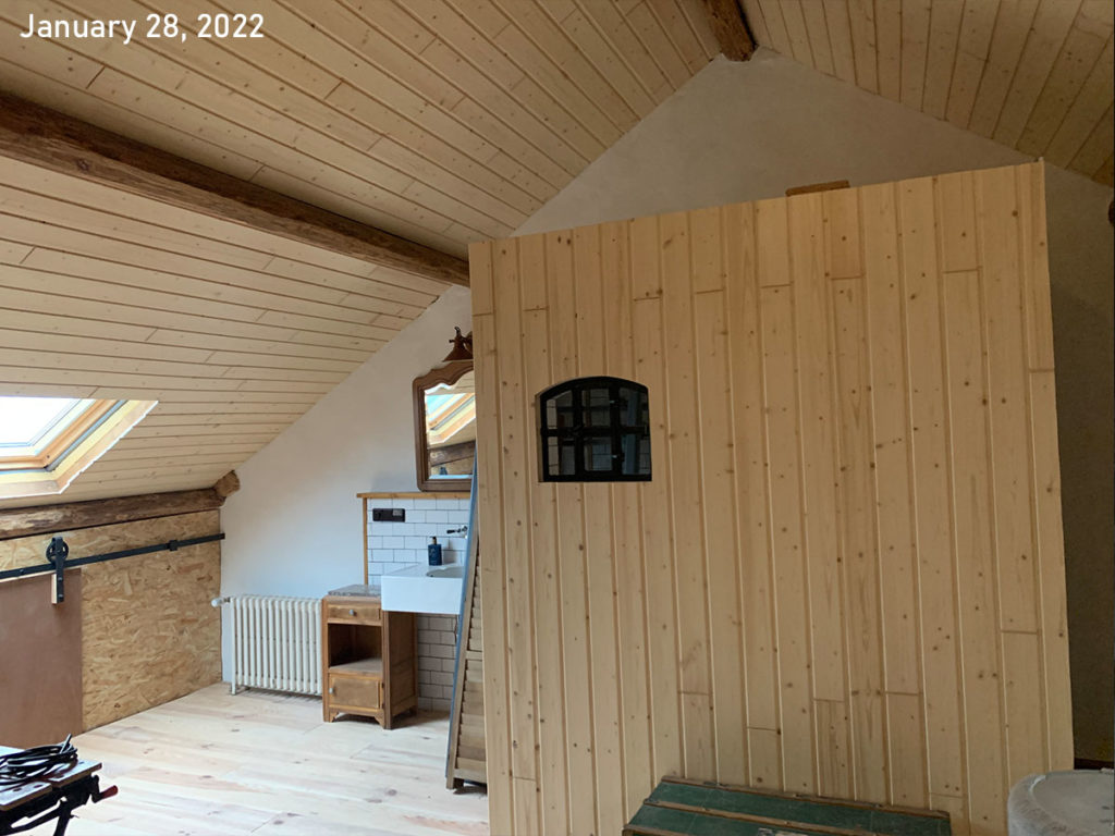 attic_070